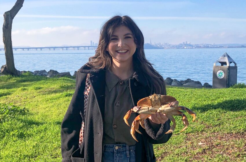  Una ex vegetariana en San Francisco mata y se come su primer cangrejo Dungeness