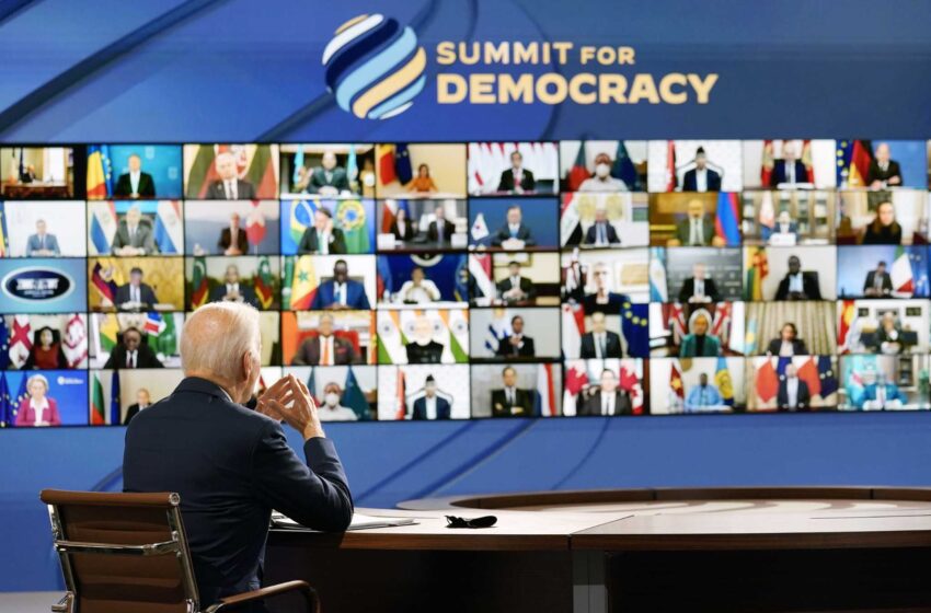  Biden hace sonar la alarma en una cumbre virtual sobre la democracia mundial