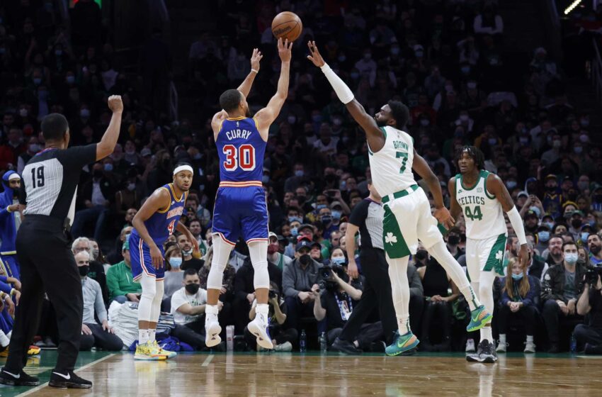  Curry anota 30, conecta 5 triples y Warriors derrotan a Celtics 111-107
