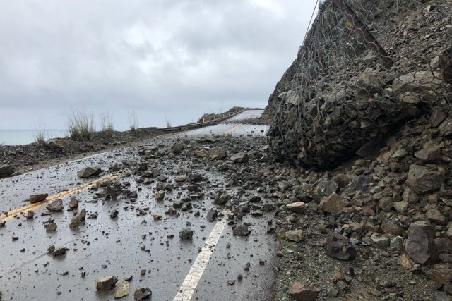  Desprendimiento de rocas cierra sección de la carretera 1 en Big Sur
