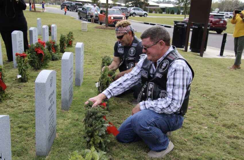  Se recuerda a los veteranos de Luisiana en el Día de las Coronas en América