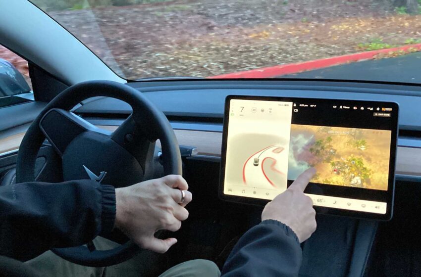  Tesla dejará de jugar en las pantallas de infoentretenimiento de los coches en movimiento