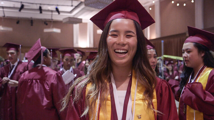  Un estudiante de Lowell High School revisa el nuevo documental sobre la escuela pública más competitiva de San Francisco
