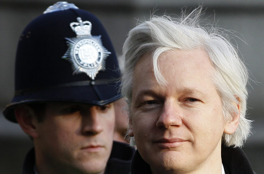  Un tribunal británico permite la extradición de Assange a EEUU por un caso de espionaje