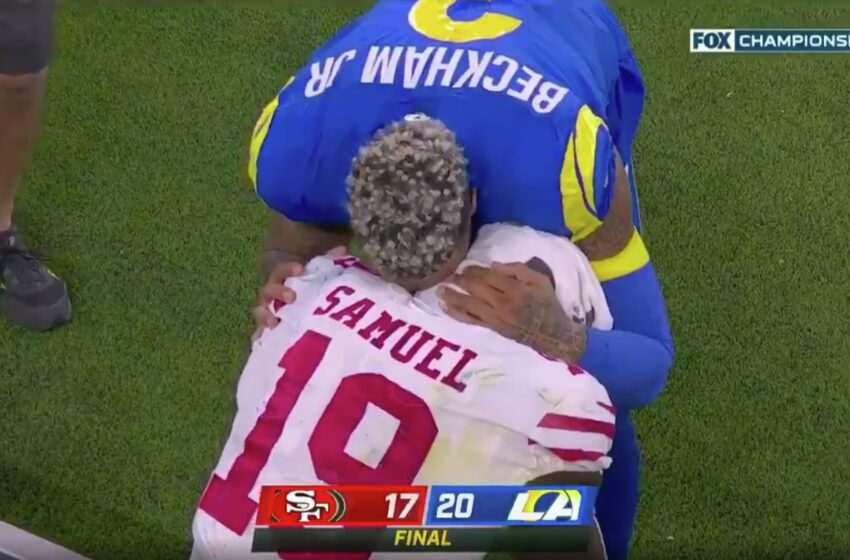  Odell Beckham Jr. de los Rams consuela a Deebo Samuel de los 49ers después de que LA vence a SF en el juego de campeonato de la NFC