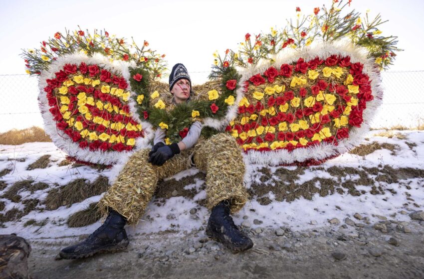  AP PHOTOS: Los ucranianos celebran la fiesta del año nuevo de raíz pagana