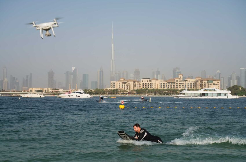  EAU prohíbe el vuelo de drones recreativos tras un ataque mortal