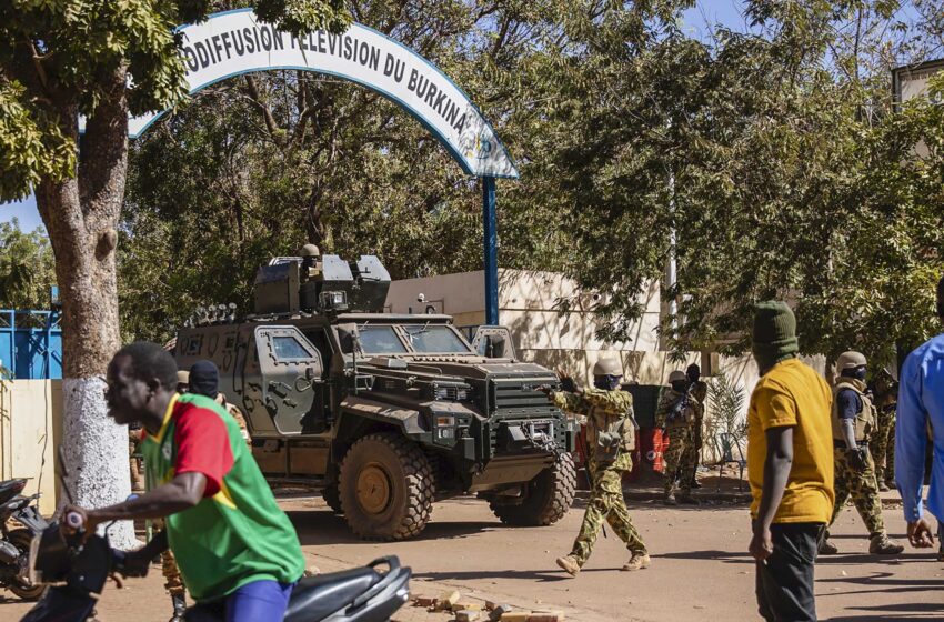  El Presidente Kabore de Burkina Faso es retenido por soldados amotinados