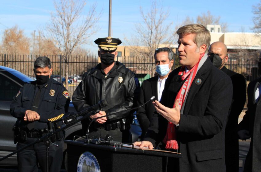  El alcalde de Albuquerque ruega a los legisladores que le ayuden con la delincuencia