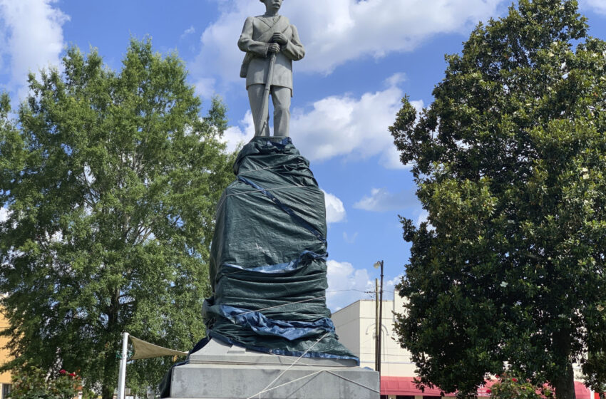  El juez atenderá la demanda sobre el monumento confederado en Tuskegee