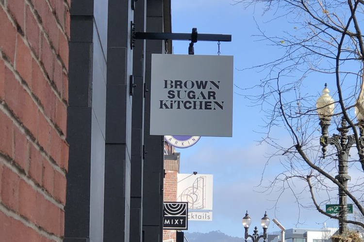  El legendario restaurante de comida soul de Oakland, Brown Sugar Kitchen, cierra después de casi 15 años