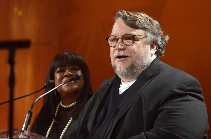  Guillermo del Toro revela que no ha utilizado una pistola real en sus películas desde 2007