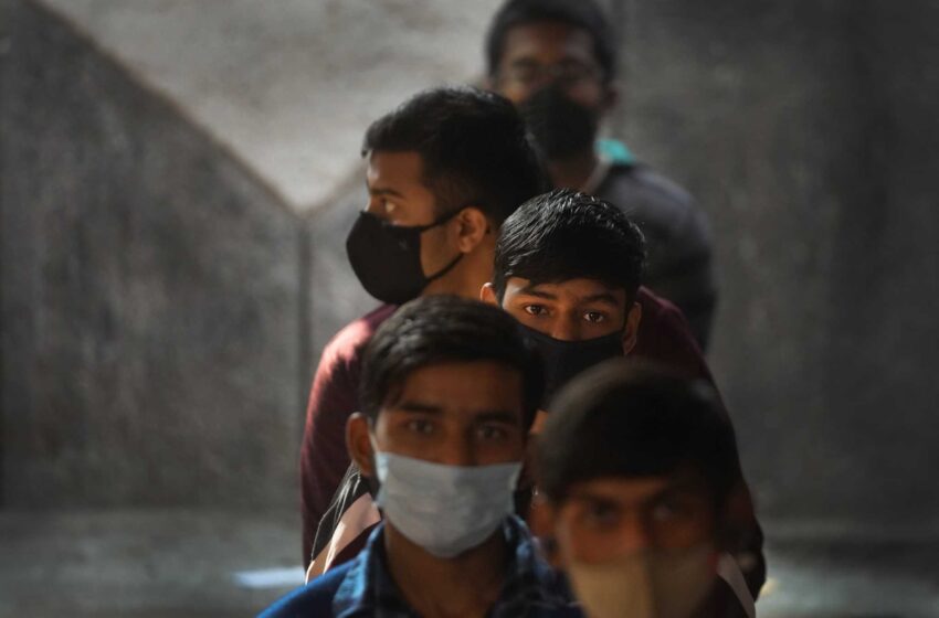  La India vacuna a los adolescentes de entre 15 y 18 años ante el aumento de los casos del virus