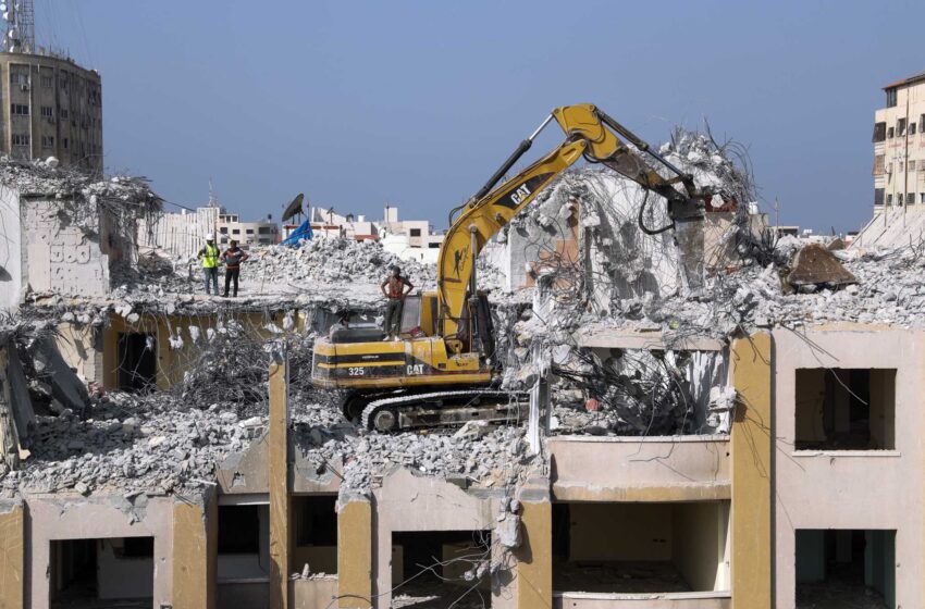  Los escombros ofrecen oportunidades y riesgos en una Gaza devastada por la guerra
