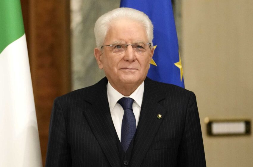  Los partidos enfrentados ruegan al presidente de Italia que acepte un segundo mandato
