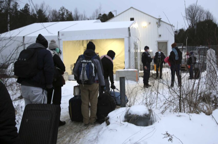  Más migrantes solicitan asilo a través de la frontera canadiense reabierta