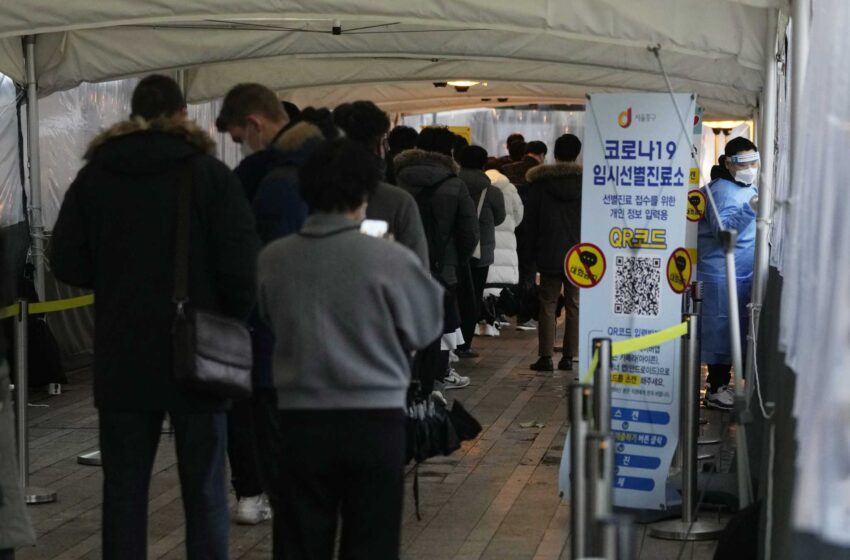  S. Corea del Sur alcanza un máximo de 8.000 nuevos casos del virus antes de las vacaciones