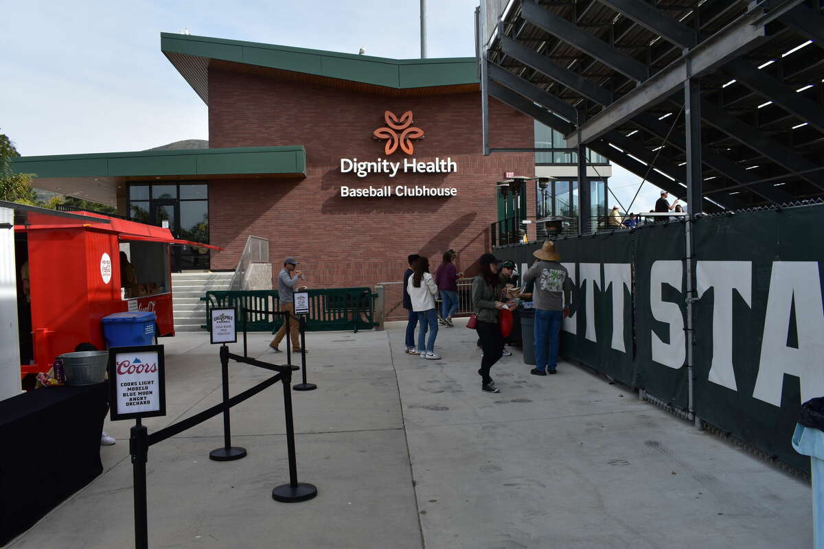 No hay fila para Coors en la sección Klubhouse de Krukow del estadio Baggett de Cal Poly el domingo 20 de febrero de 2022 en San Luis Obispo. 