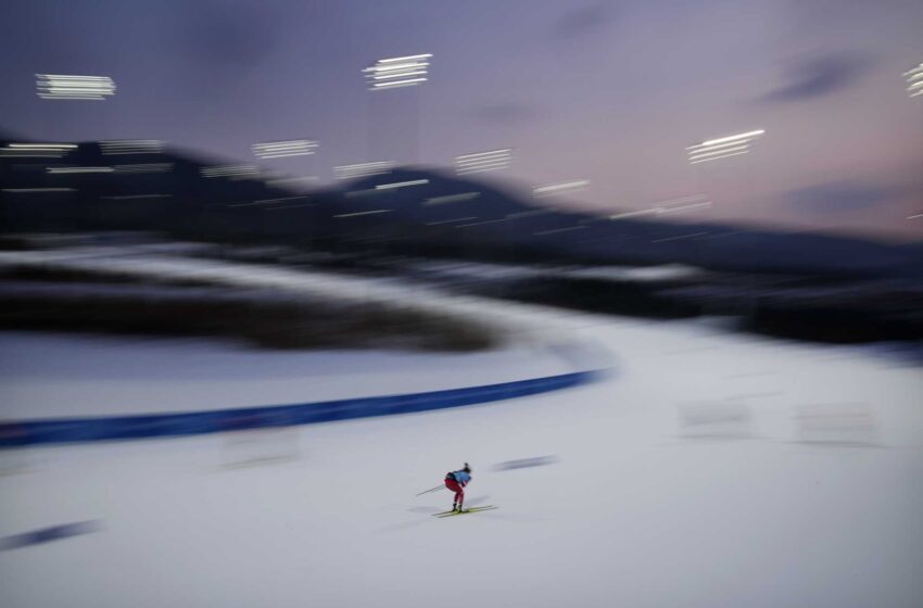  AP PHOTOS: La búsqueda de la gloria olímpica, capturada en un borrón