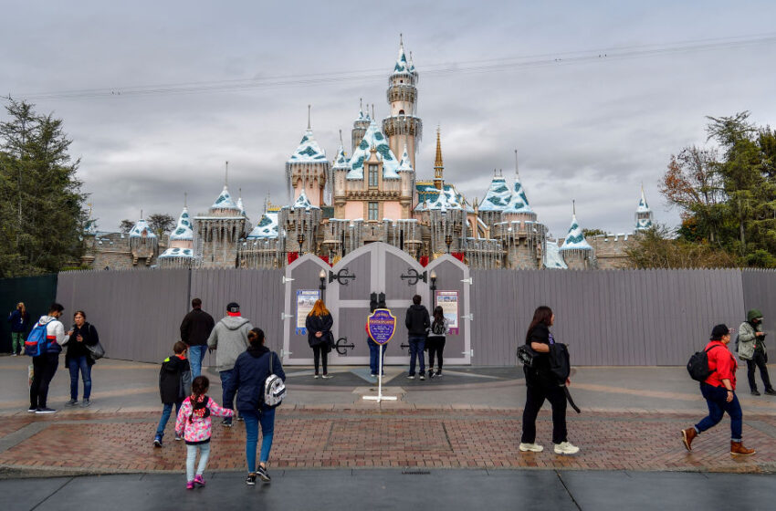  Ahora es más barato viajar a París que quedarse en Disneyland en Anaheim
