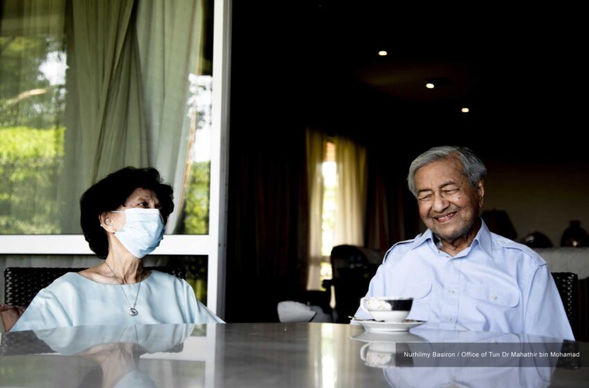  El ex-PM Mahathir de Malasia es dado de alta del hospital del corazón