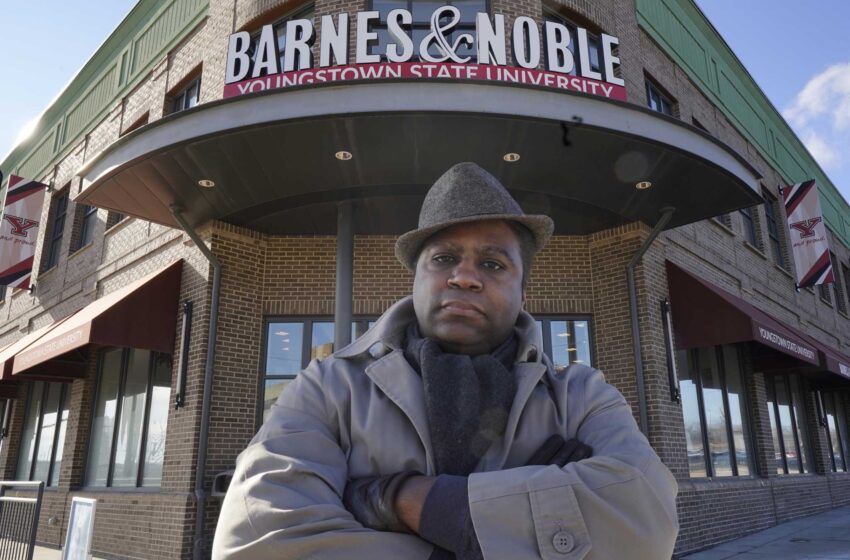  El ex trabajador de la librería del campus pierde otro asalto en la lucha por el empleo