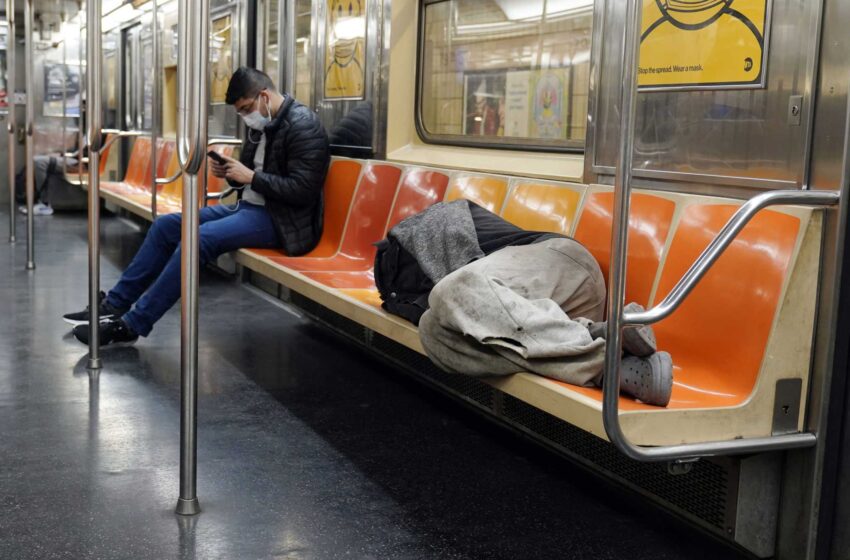  El plan de seguridad del metro de Nueva York se pone en marcha tras un fin de semana violento