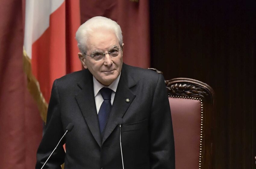  El presidente italiano de 80 años jura su segundo mandato
