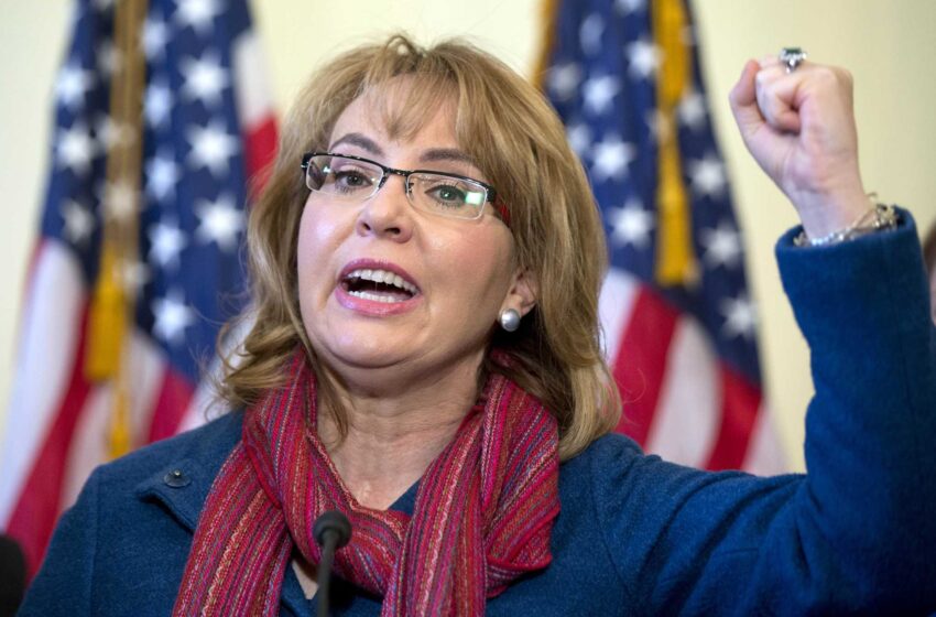  Gabrielle Giffords abandona el hospital tras una apendicitis