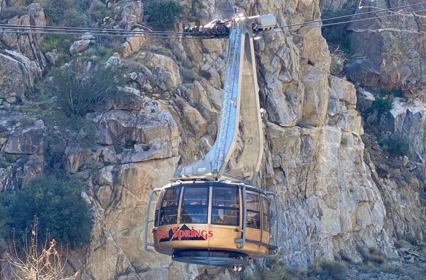  Hombre rescatado después de caerse de la parte superior del tranvía de California