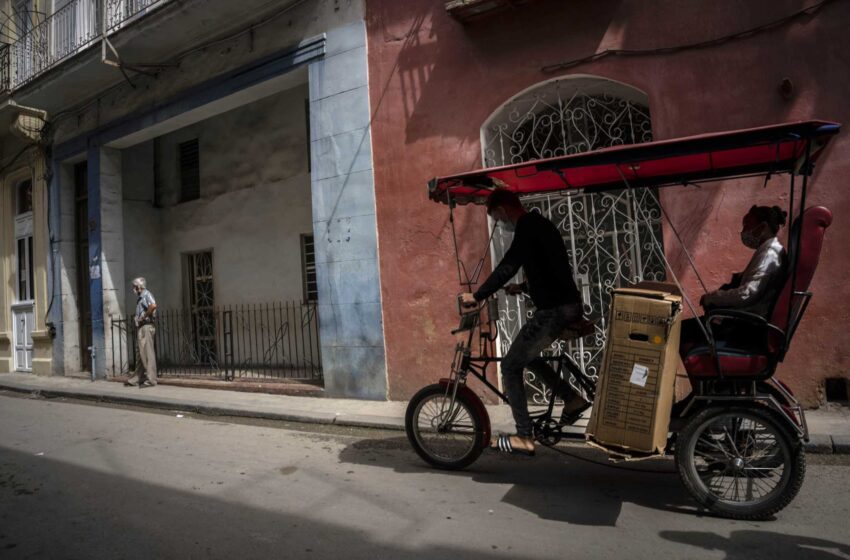  La escasez y la inflación frustran a los cubanos que luchan por salir adelante
