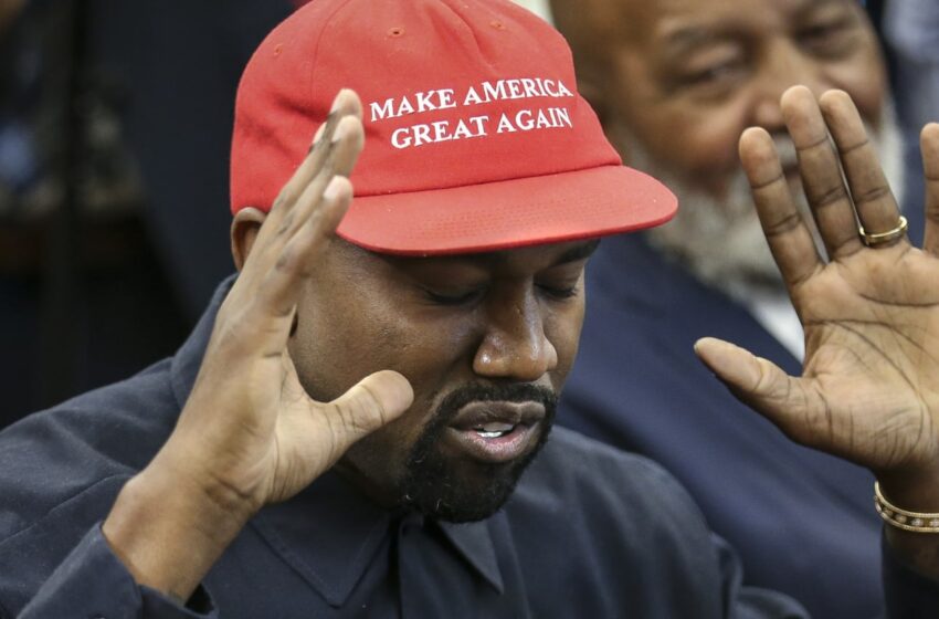  Los fans de Kanye están disgustados porque su nuevo álbum ‘Donda 2’ no salió a medianoche