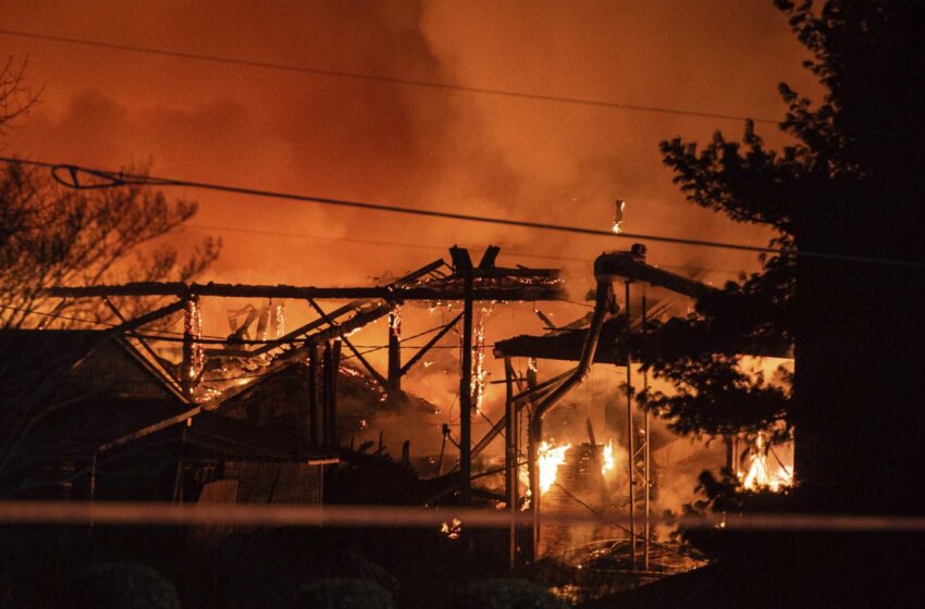  Un incendio en una planta de fertilizantes puede causar una explosión, la zona fue evacuada