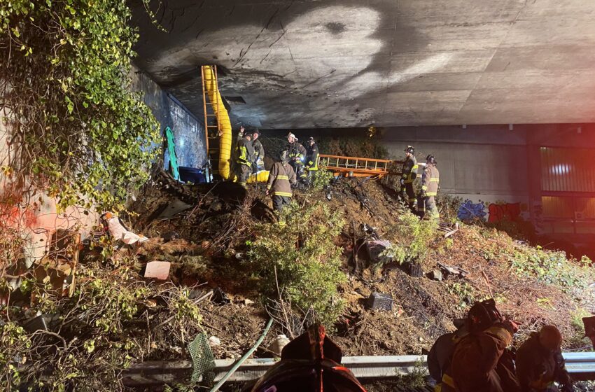  Un muerto y tres heridos en el incendio de un campamento en San Francisco dentro de una rampa de la autopista