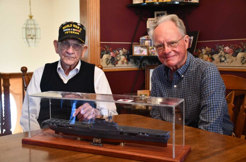  Veterano de la Armada de la Segunda Guerra Mundial honrado con una réplica del USS Yorktown
