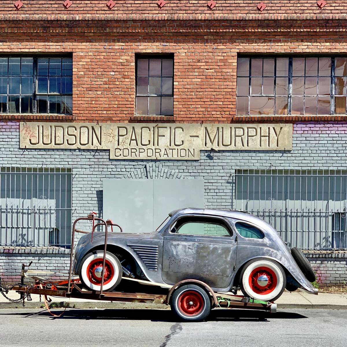 Julie Gebhardt captura la belleza arquitectónica de San Francisco en su Instagram @juliegeb.