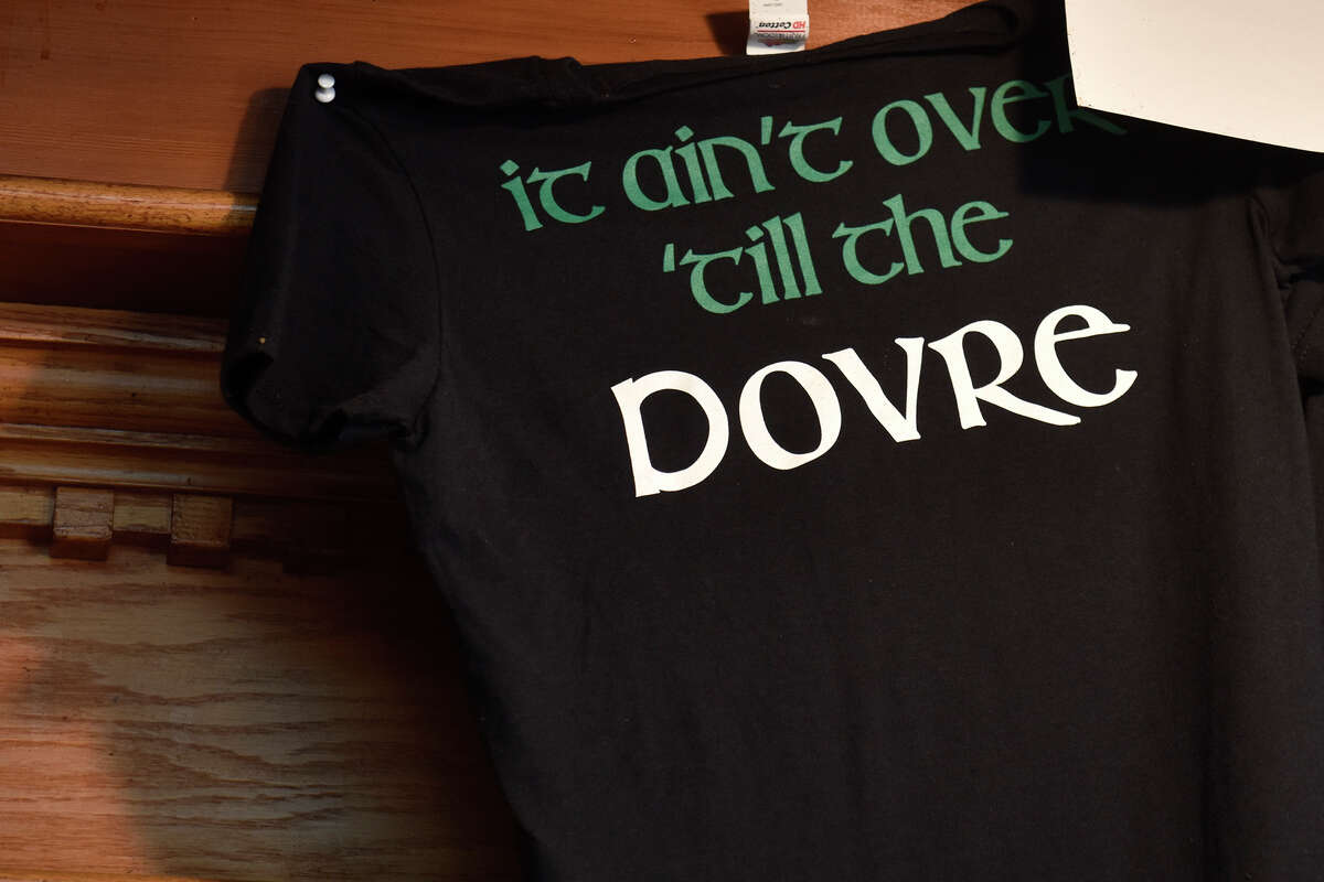 La camiseta y el eslogan más nuevos del Dovre Club. 