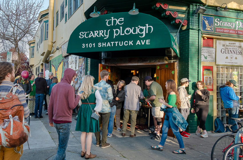  Bar de Berkeley de 49 años Starry Plough reabre después de 2 años