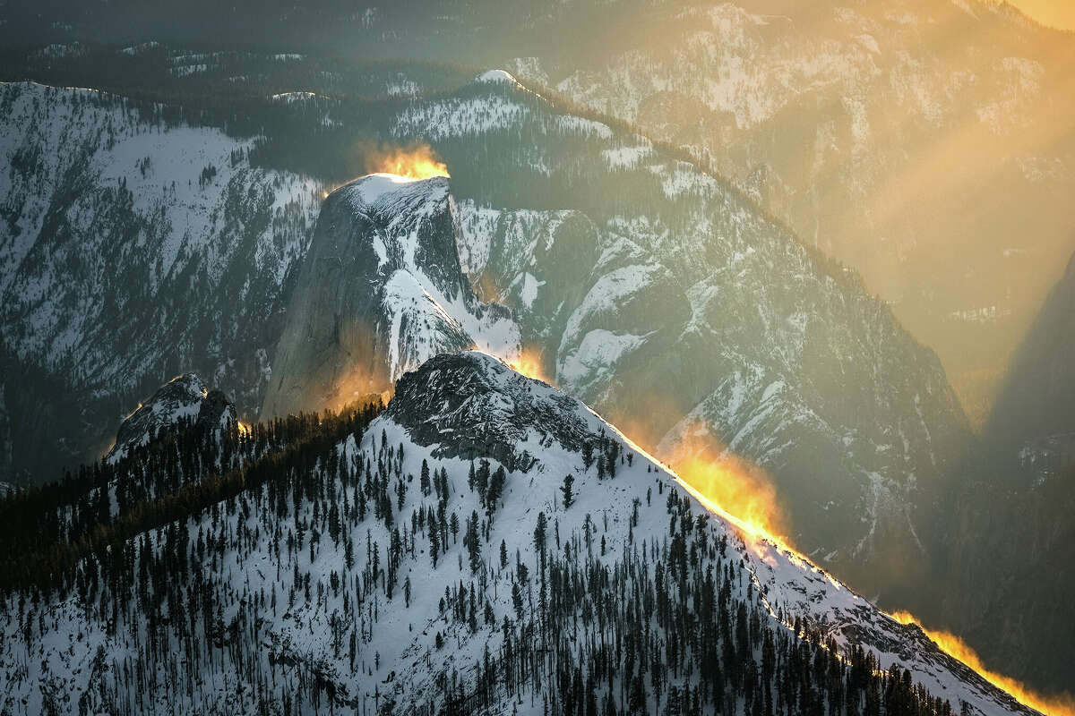 Firefall no fue lo único que brilló de color naranja en el Parque Nacional Yosemite el mes pasado. 