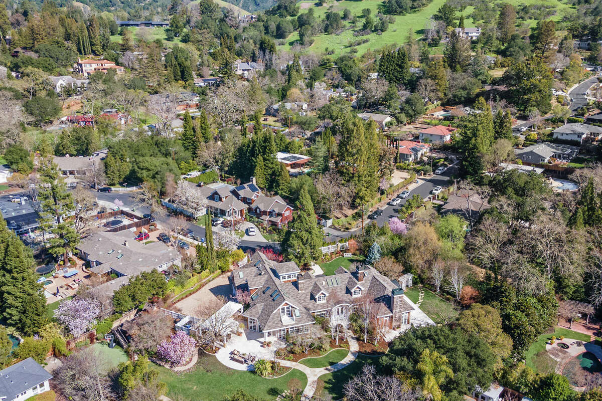 Vistas de la antigua casa de Buster Posey en 3985 N. Pearlale Drive, Lafayette, actualmente a la venta.