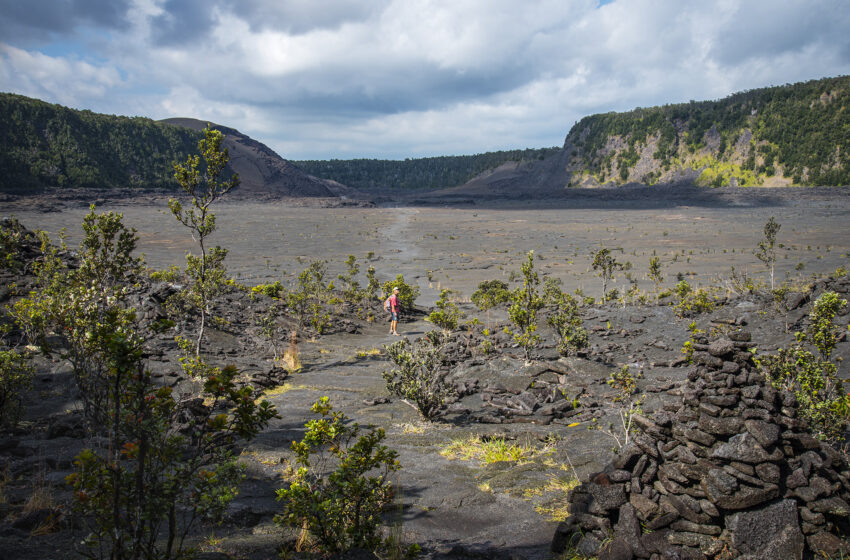  Esta caminata en Hawái lo llevará a través de un lago de lava que alguna vez fue derretida en el Parque Nacional de los Volcanes de Hawái