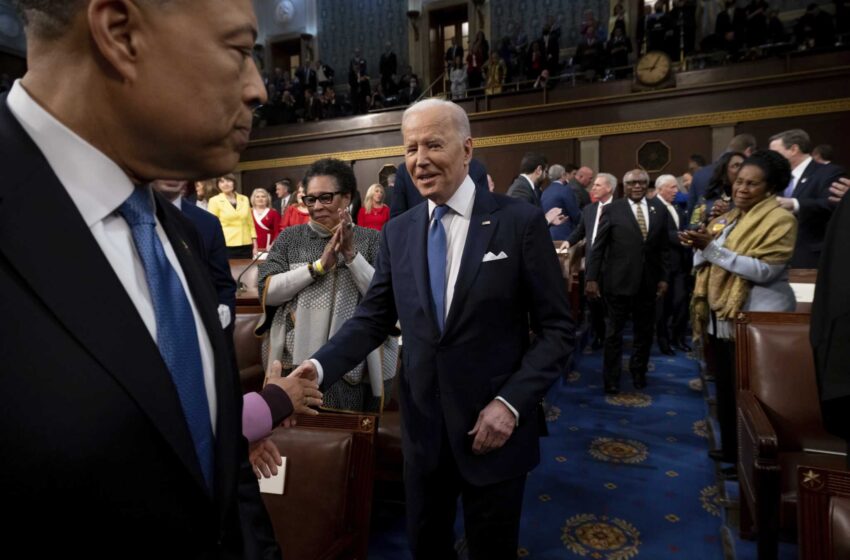  Biden arriesga a los progresistas y a los negros con el pivote hacia el centro