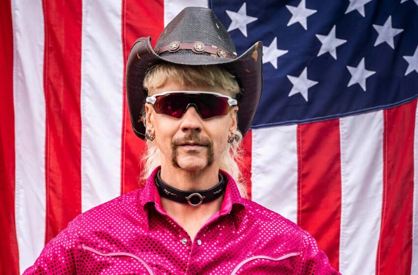  Cómo John Cameron Mitchell transformó a Joe Exotic de caricatura burda y trumpista en una figura trágica