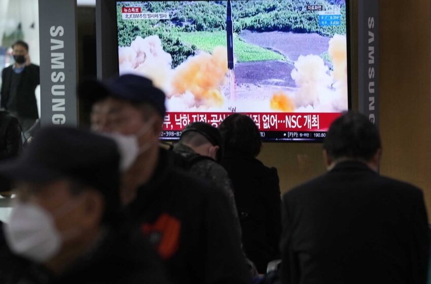  Corea del Norte aumenta la presión y prueba un misil de largo alcance
