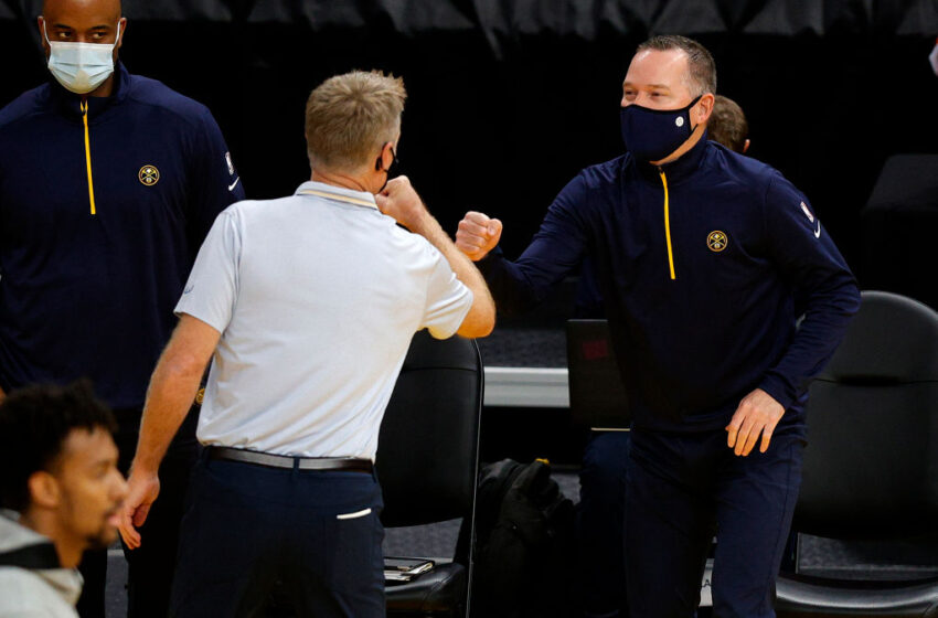  El entrenador de los Nuggets, Michael Malone, responde a Steve Kerr diciendo que el juego reprogramado es “más difícil” para los Warriors