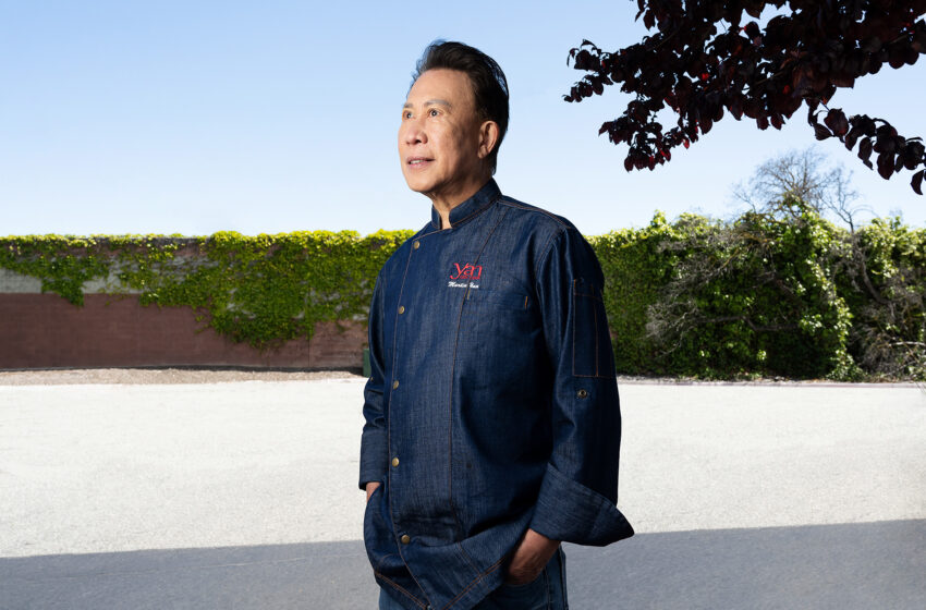  El famoso chef y personalidad televisiva del Área de la Bahía, Martin Yan, gana el premio James Beard Lifetime Achievement Award 2022