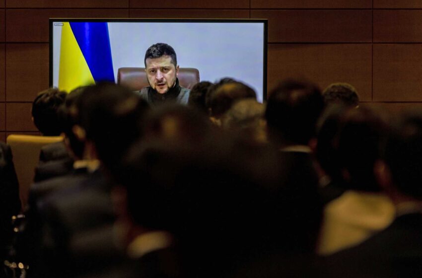  El presidente de Ucrania pide una muestra de apoyo mundial