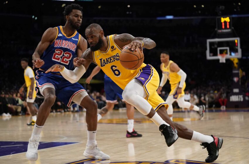  James anota 56 puntos, Lakers vencen a Warriors para poner fin a la racha