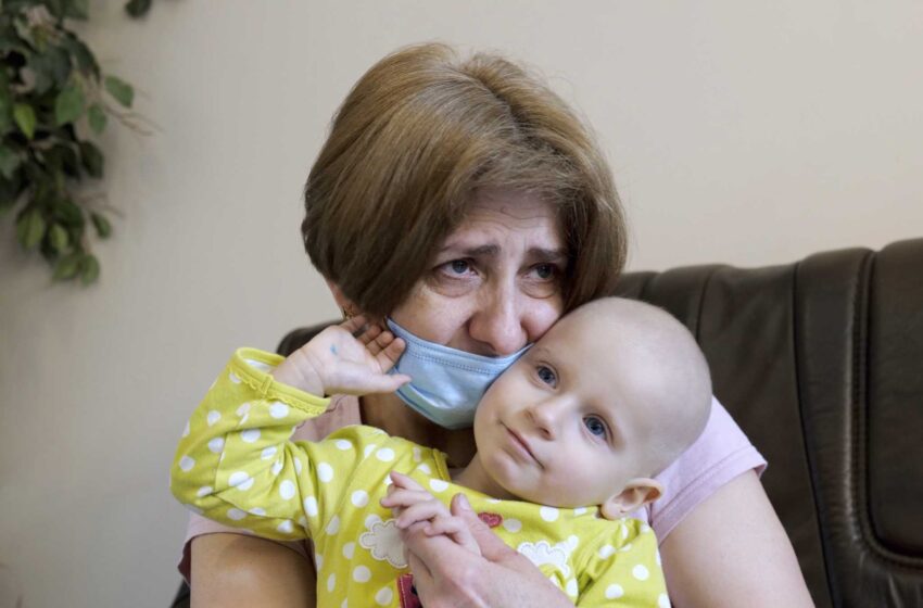  Jóvenes ucranianos con cáncer reciben ayuda médica en Polonia