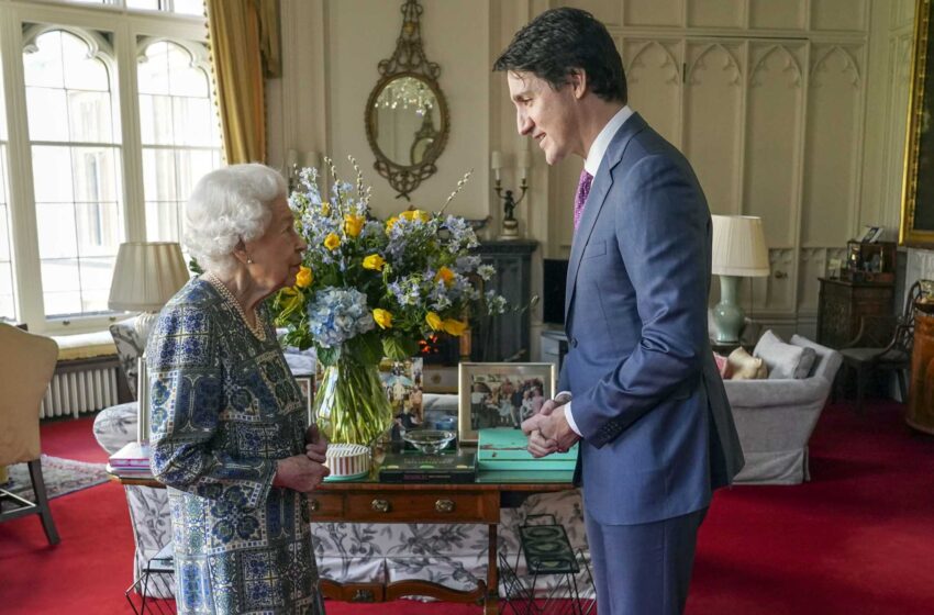  La Reina recibe a Trudeau en su primer compromiso en persona desde la COVID